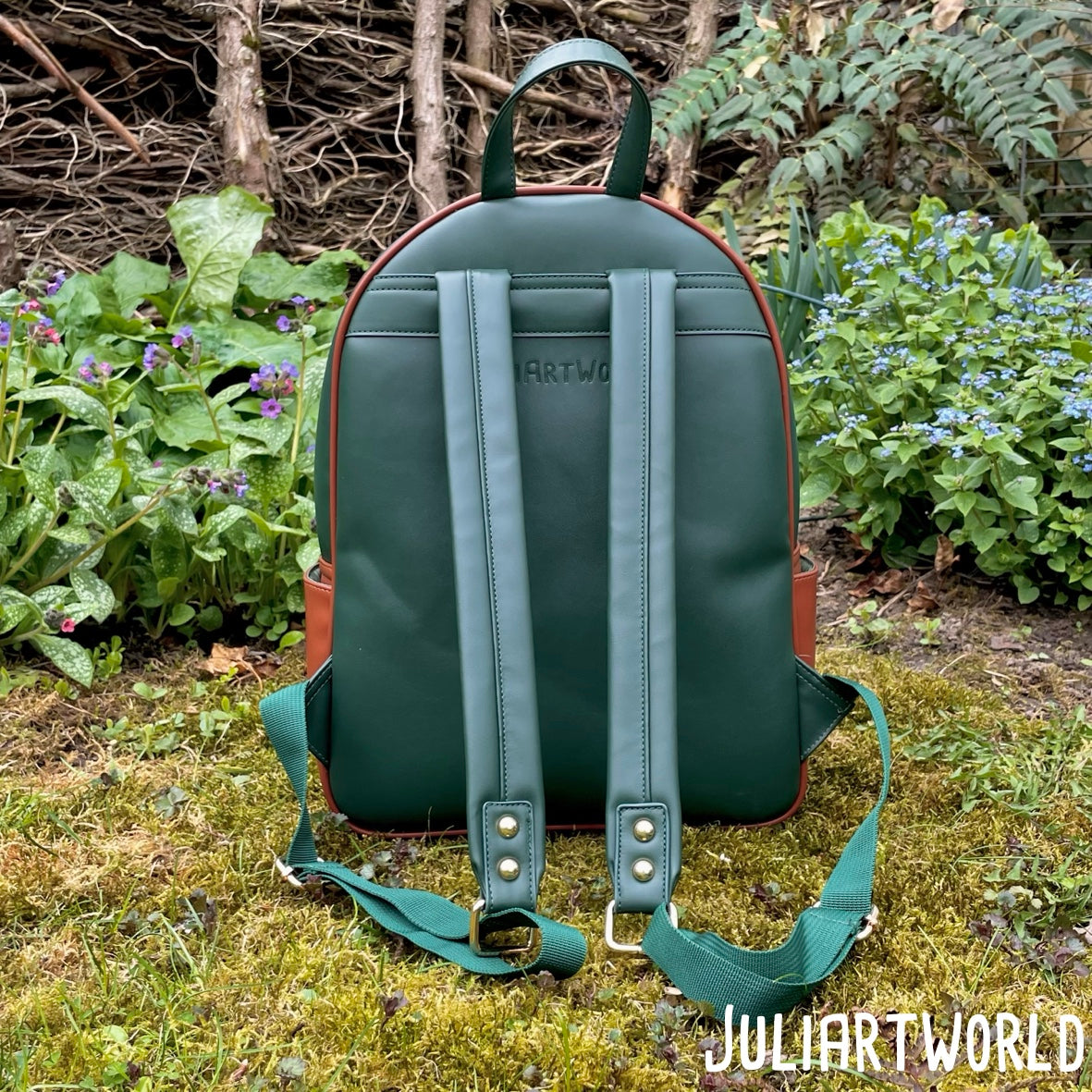 PREORDER! BAGPACK -SLEEPY FOX WOODLAND GREEN – JuliArtworld