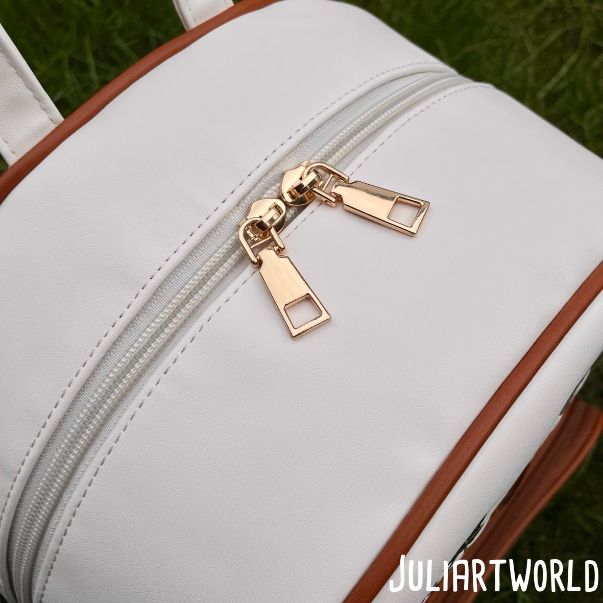 !PREORDER! BACKPACK -SLEEPY FOX CREAM WHITE